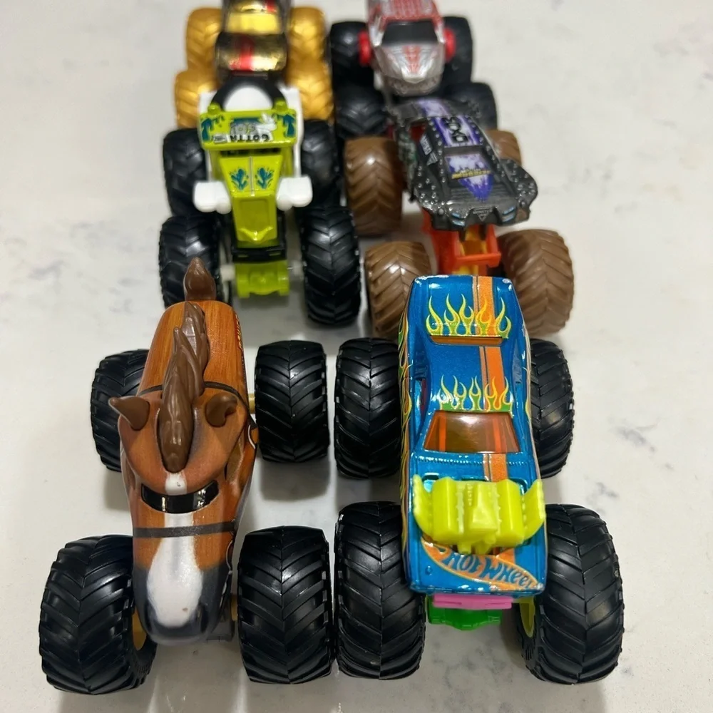 Monster Truck Toy Set - 6 Multicolor